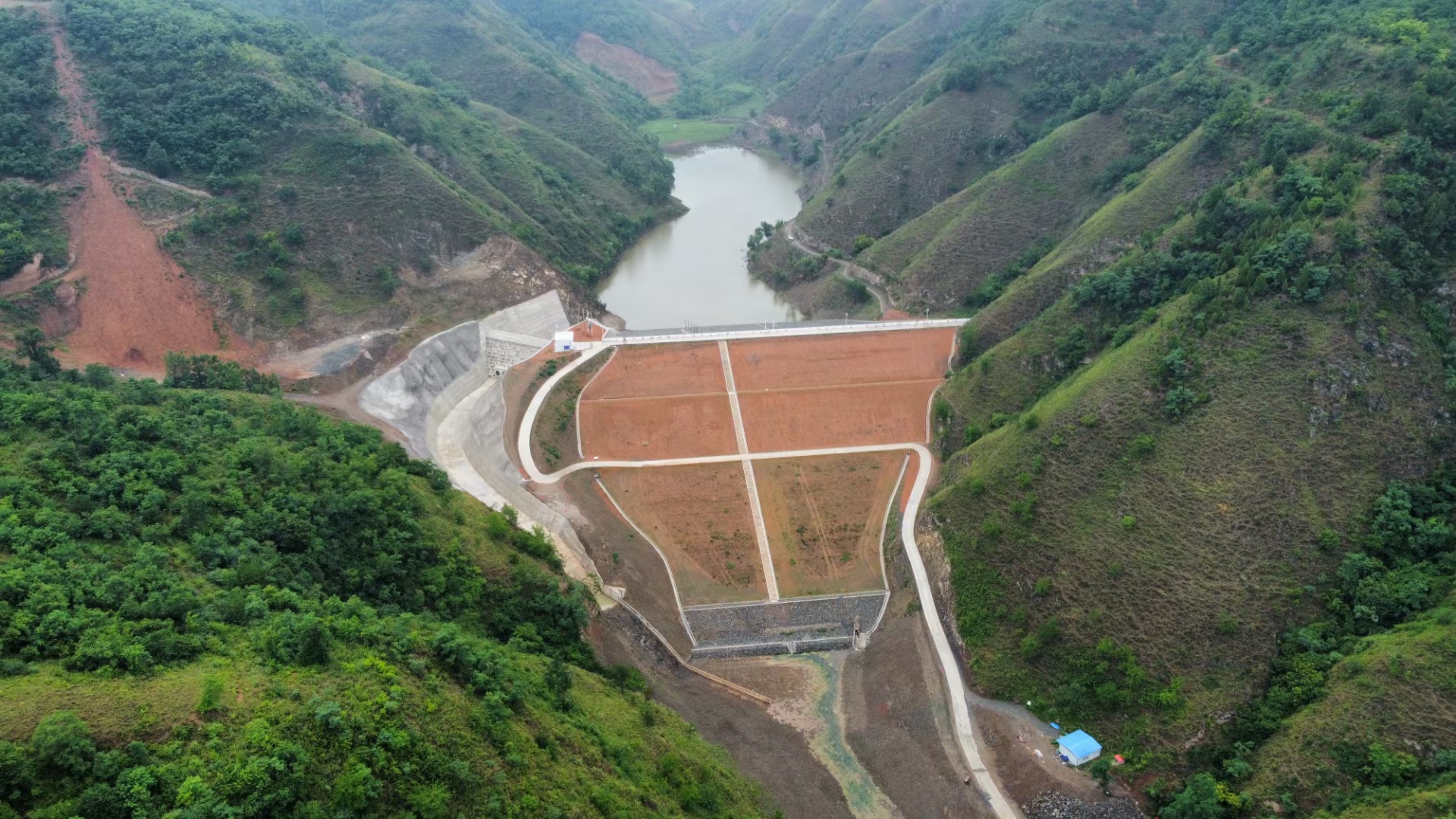 三門(mén)峽盧氏縣東沙河綜合治理工程.jpg